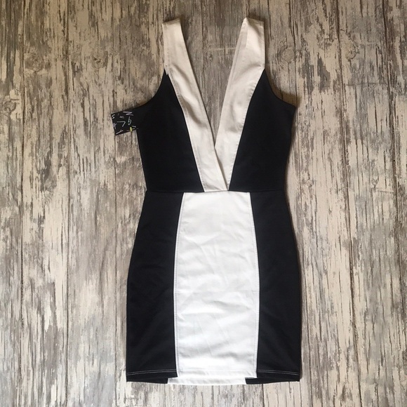 Nasty gal black and white dress NWNT - Picture 5 of 6